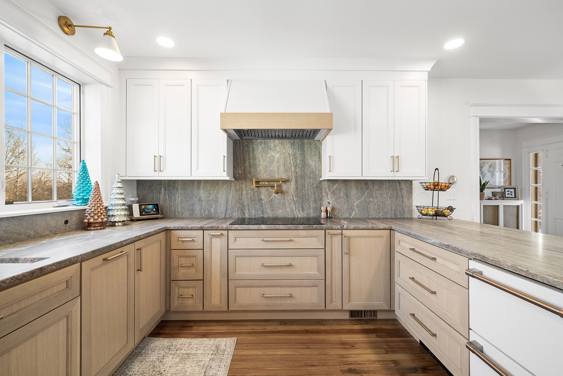 Domers Construction - Elegant Kitchen Addition